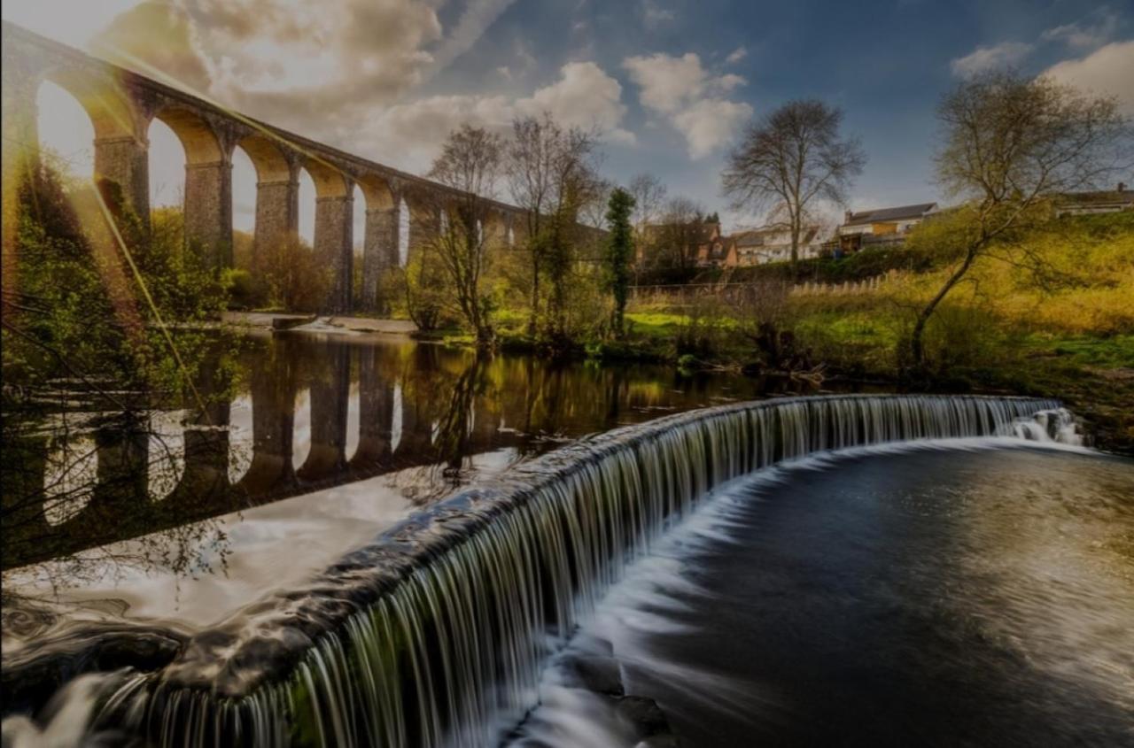 Viaduct View - Cefn Coed Apartment Merthyr Tydfil Luaran gambar