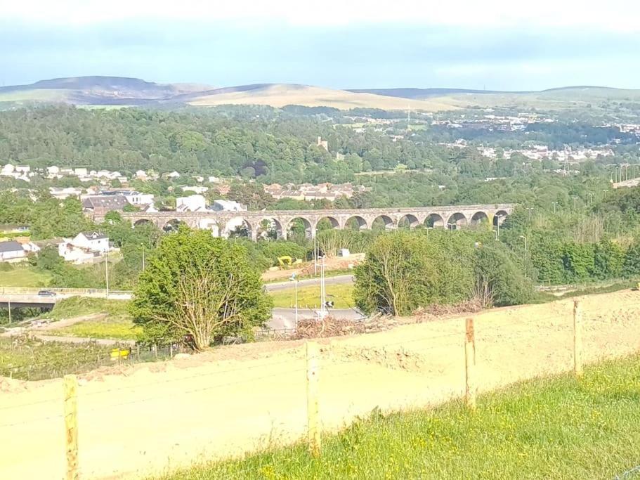 Viaduct View - Cefn Coed Apartment Merthyr Tydfil Luaran gambar